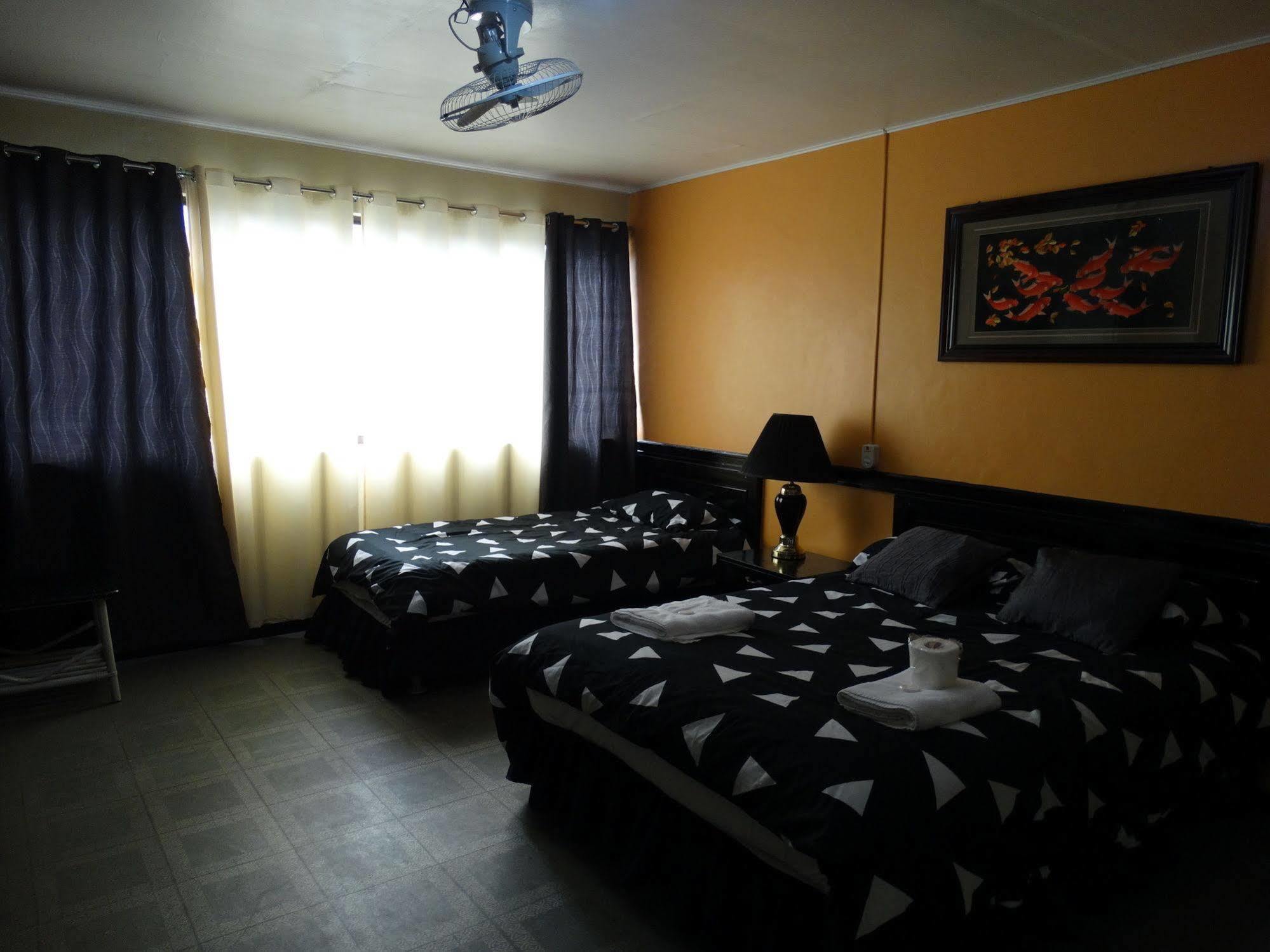 The Southern Cross Hotel Маніла Екстер'єр фото